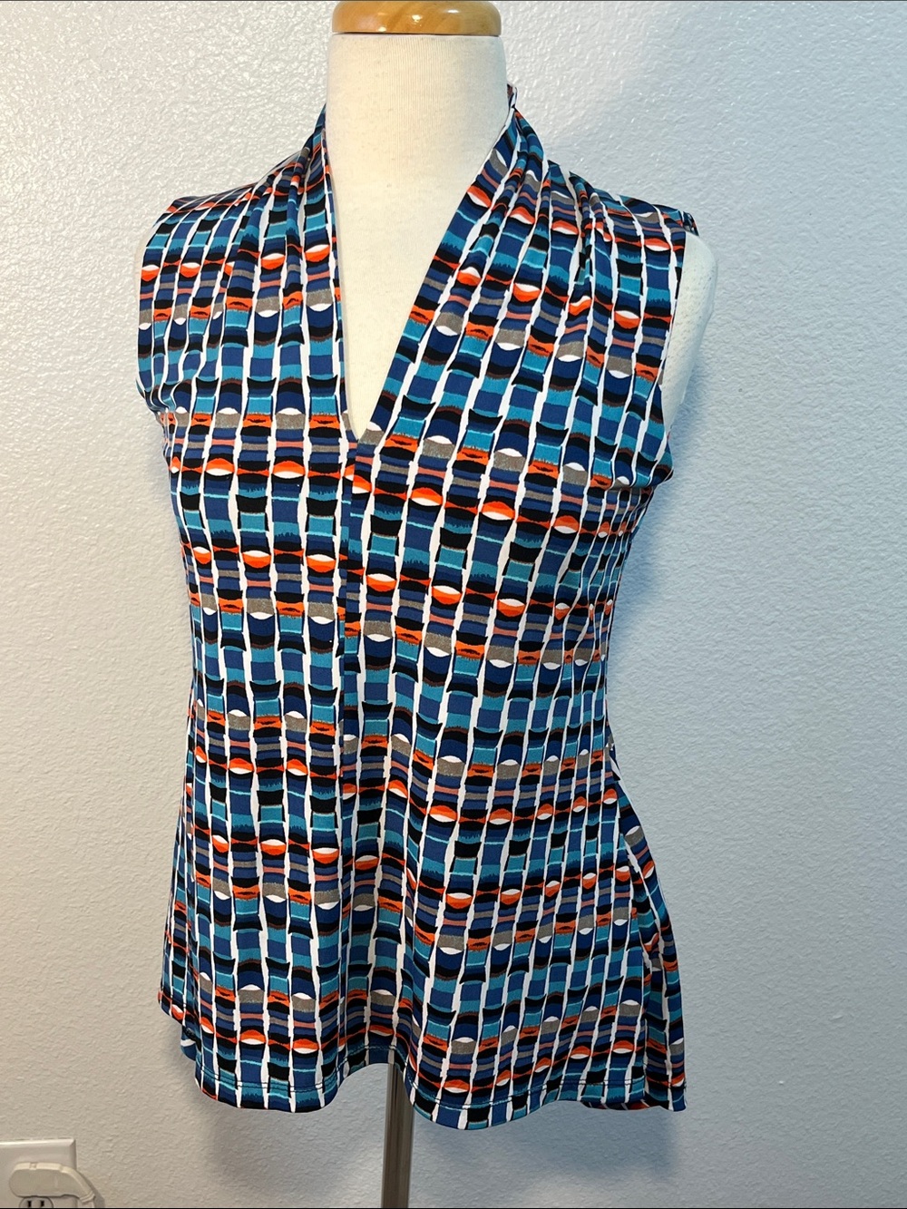 Philosophy Republic Clothing Women's Geometric Print Sleeveless Hi-Low Blouse. - Picture 2 of 7
